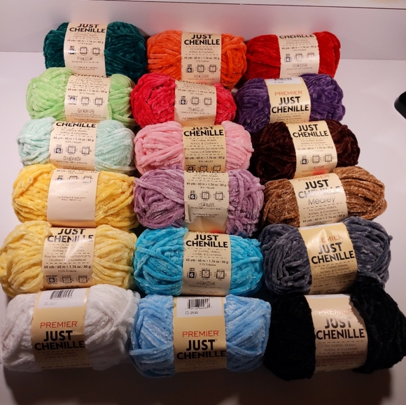 6 SKEINS YARN - Picture 9 of 9